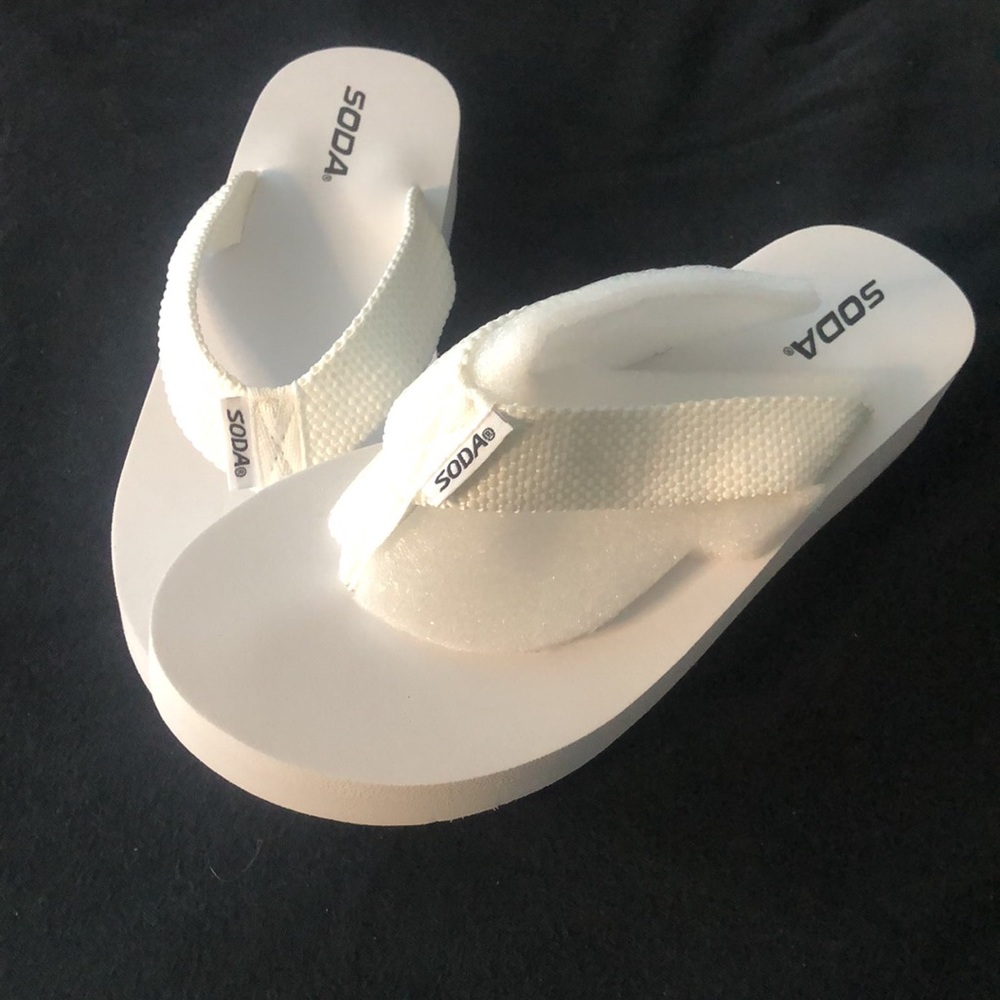 White Women Fashion Platform Flip-Flop Sandals | SODA